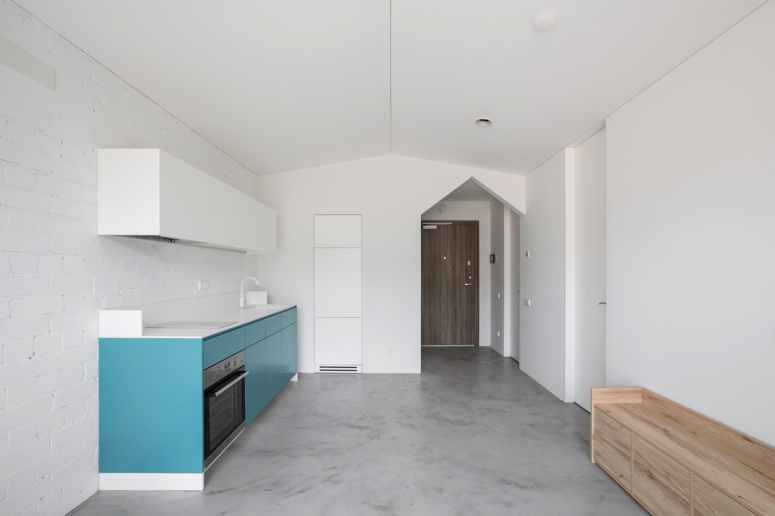 Mr. Sloping by YCL Studio