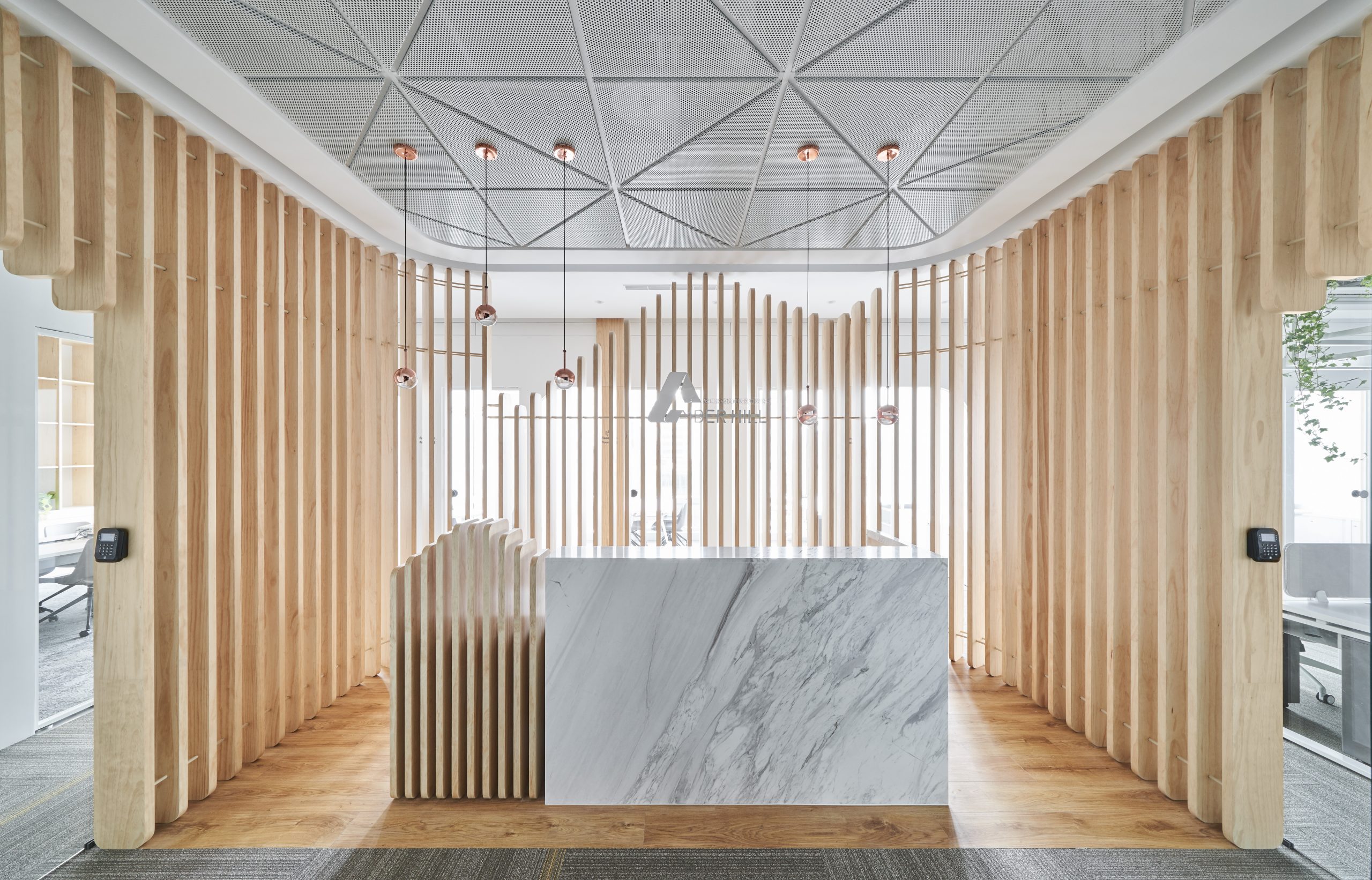 Amber Hill Office by STUDIO/ WU INTERIOR