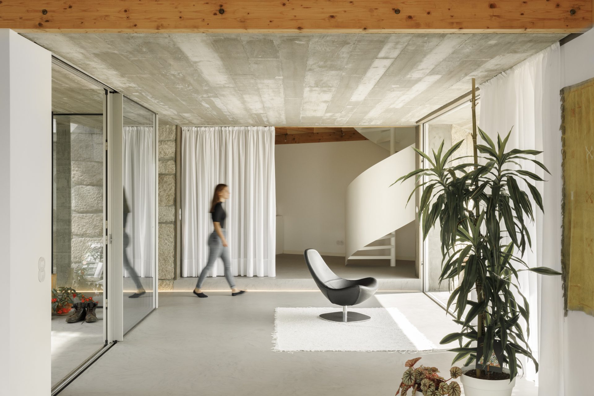 CASA RIO by PAULO MERLINI architects