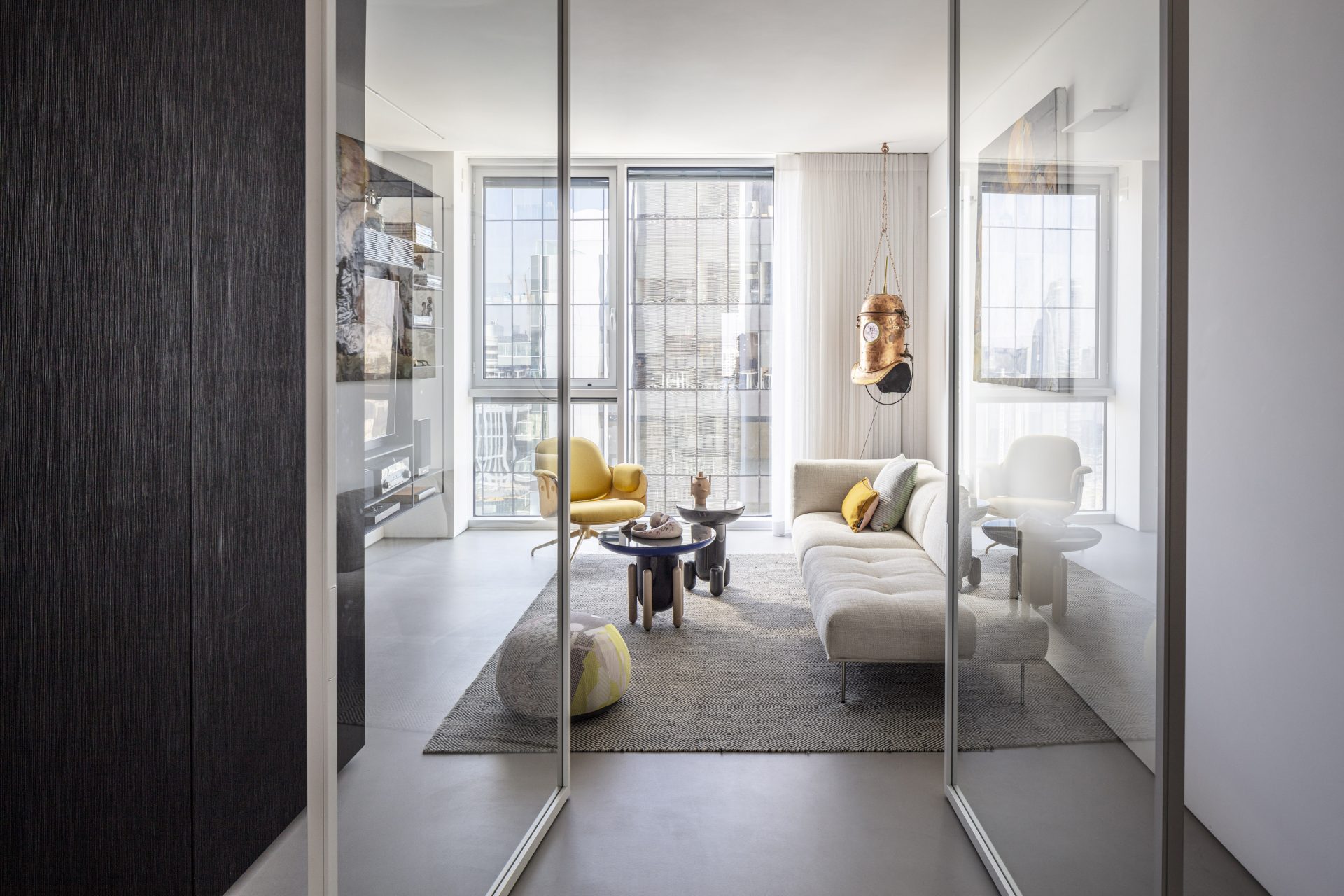 48th FL MIDTOWN PENTHOUSE by Raz Melamed Architect