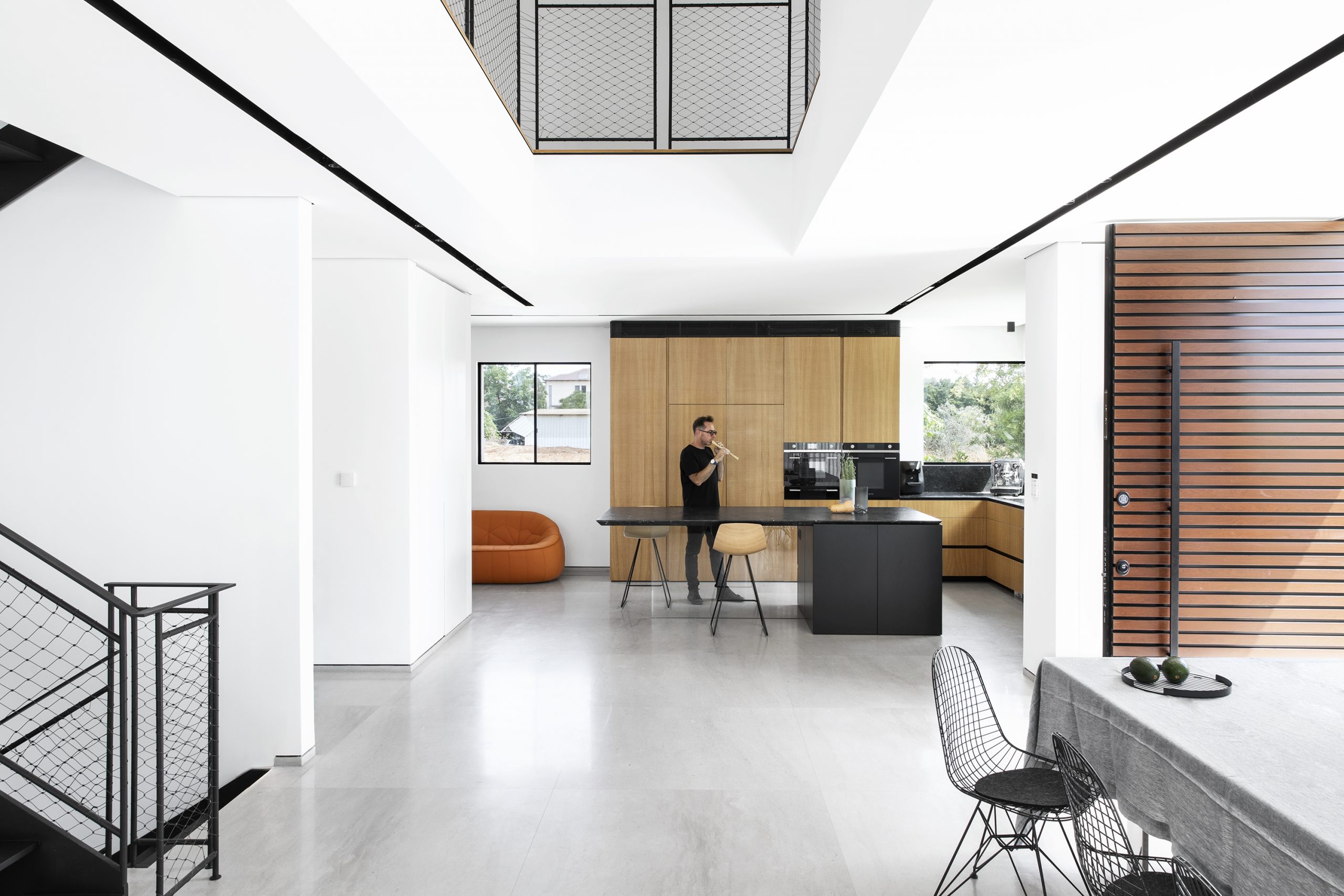 House in Hod Hasharon by Raz Melamed Architect