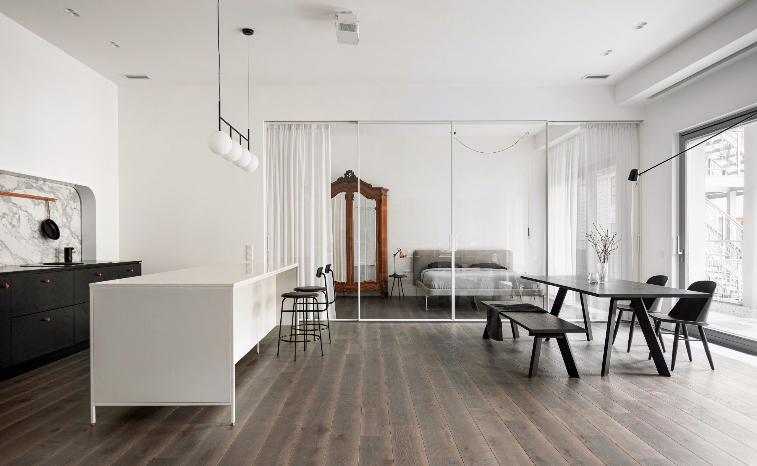 Interior MFN by INT2 architecture