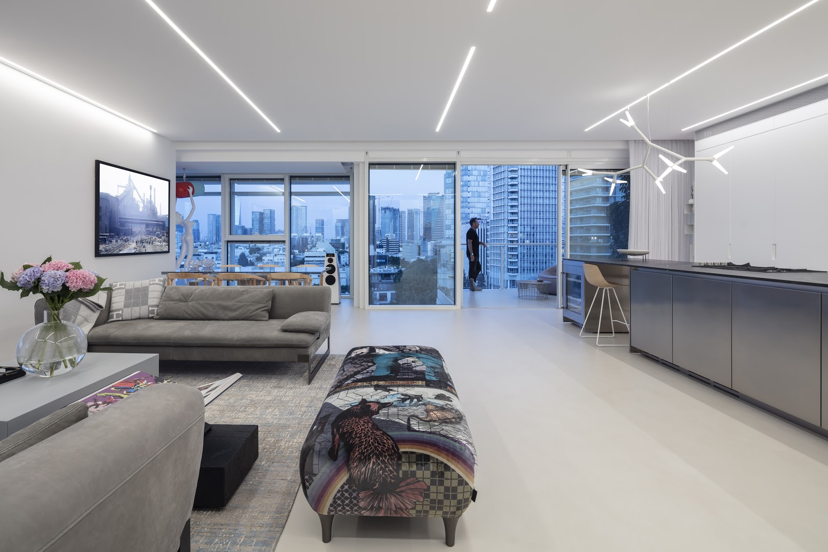 Project i8 - Apartment in Tel Aviv by Architect Raz Melamed