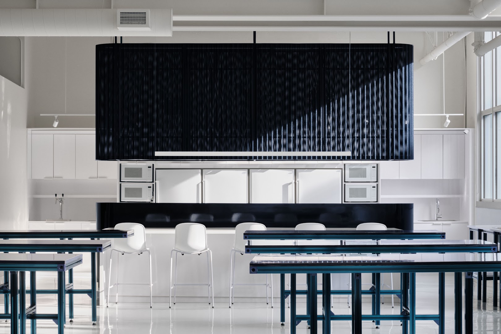 VENTION Office by IVY Studio