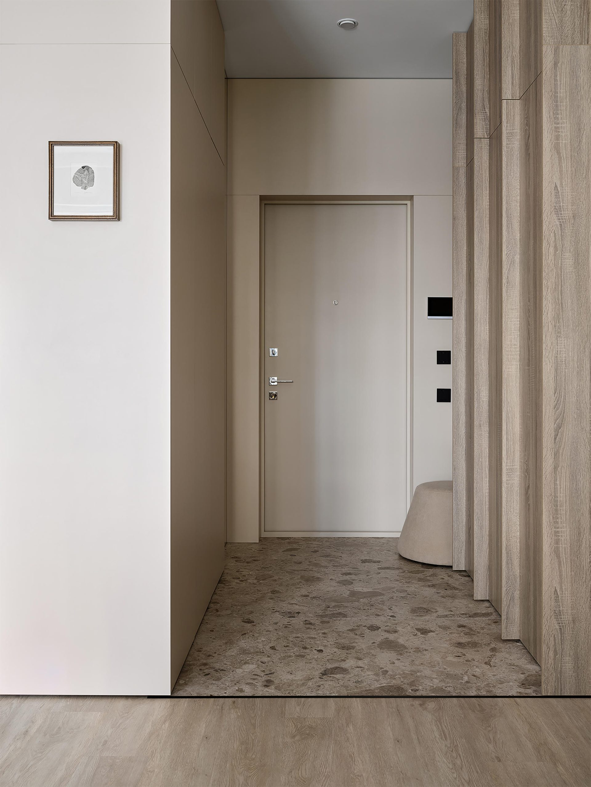 Tranquil, cozy, and easy-customizable beige 79 m2 apartment with a walk ...