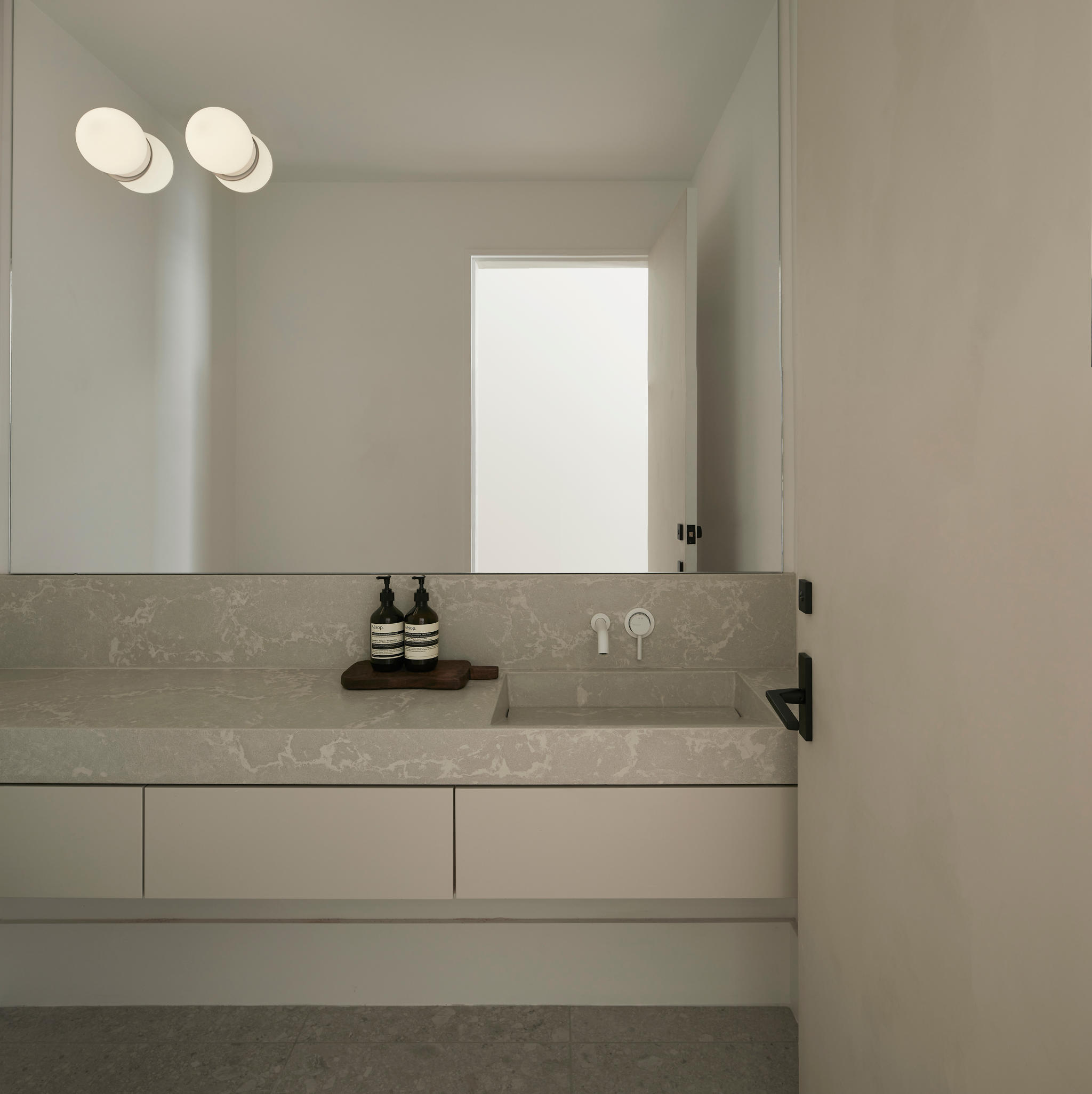 Lanaudière Residence by Michael Godmer Studio and Dany Durand ...