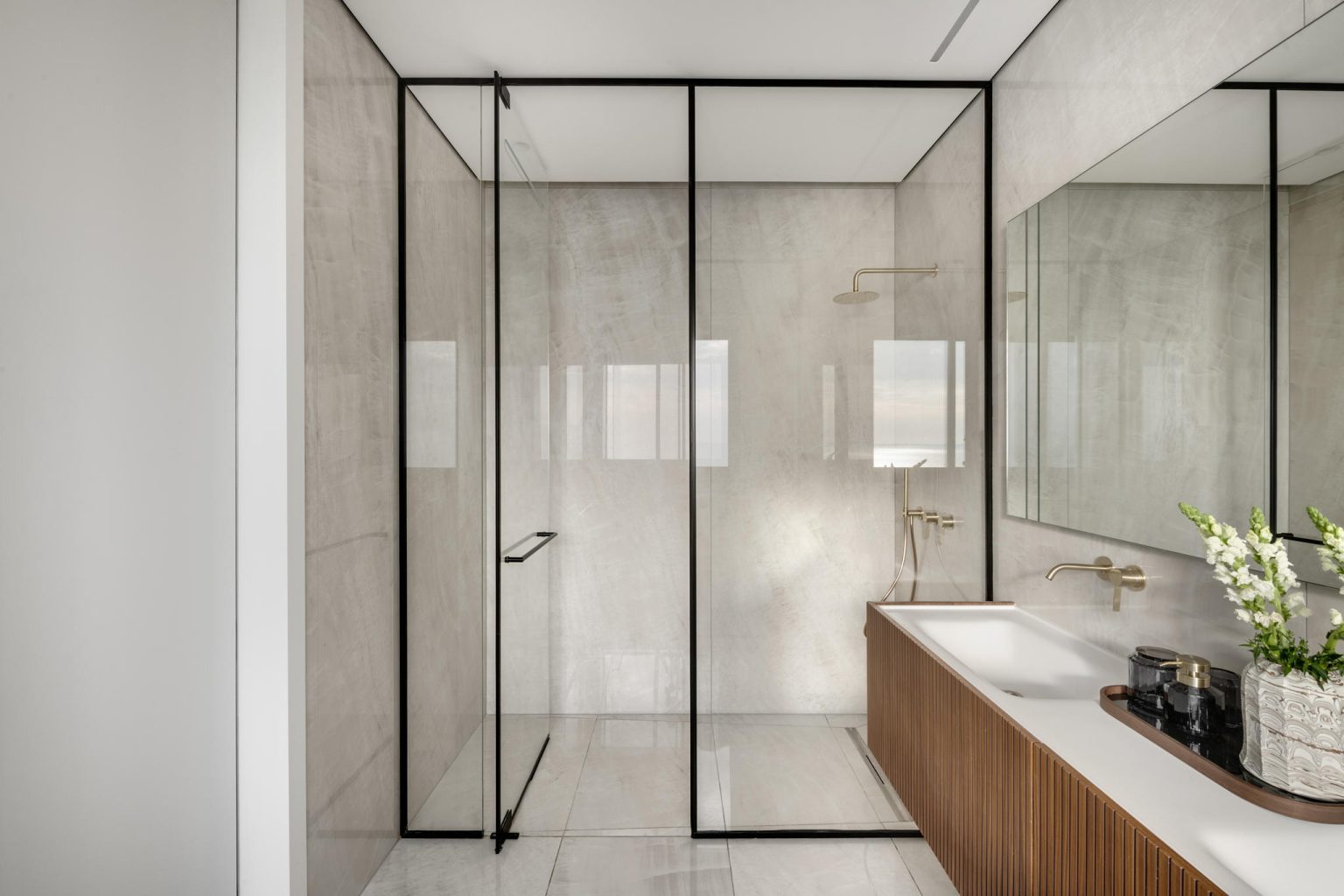 25 Penthouse Design Ideas for a Luxurious Urban Retreat - Minimalist Penthouse-View Apartment Design Ideas