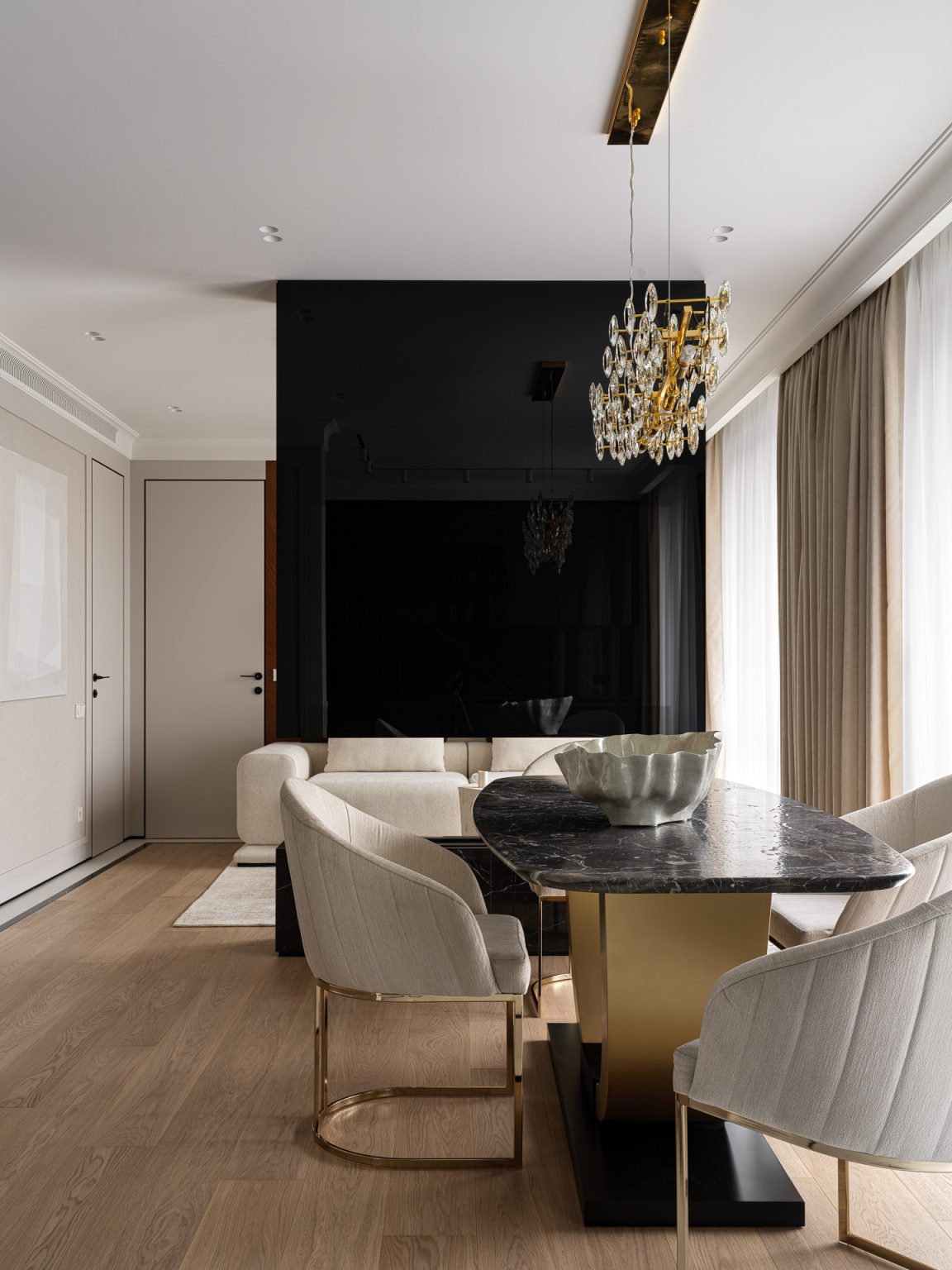 Elegant Art Deco Apartment for a Family with Two Children by Planka ...