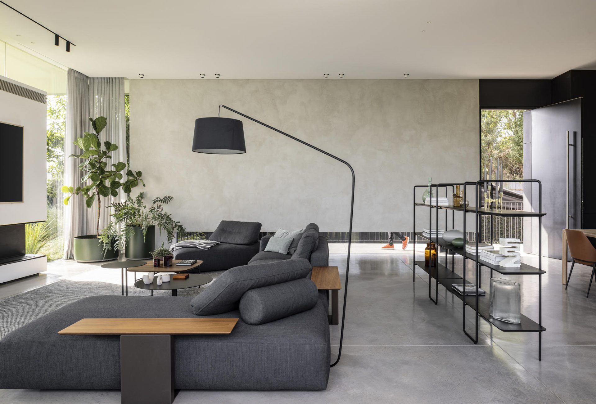 A Contemporary Haven in Kfar Shmaryahu by Raz Melamed - Interior Design ...