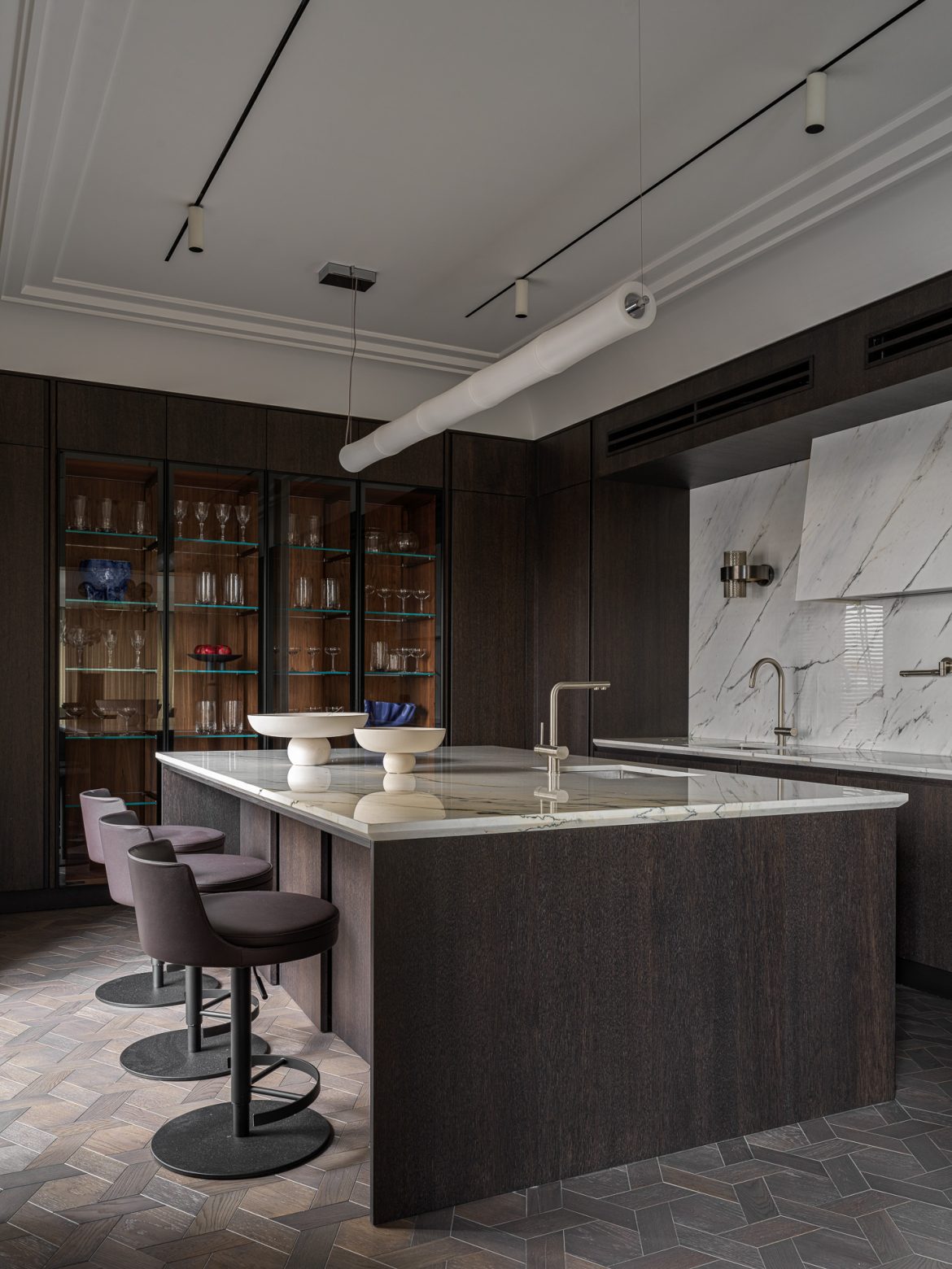 Photo inspiration: Picture Idea: Special Style Apartment On Kotelnicheskaya Embankment Moscow 2024