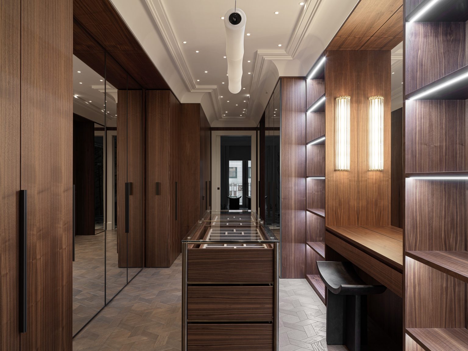 Curated visual reference: Visual Reference: Special Style Apartment On Kotelnicheskaya Embankment Moscow 2024