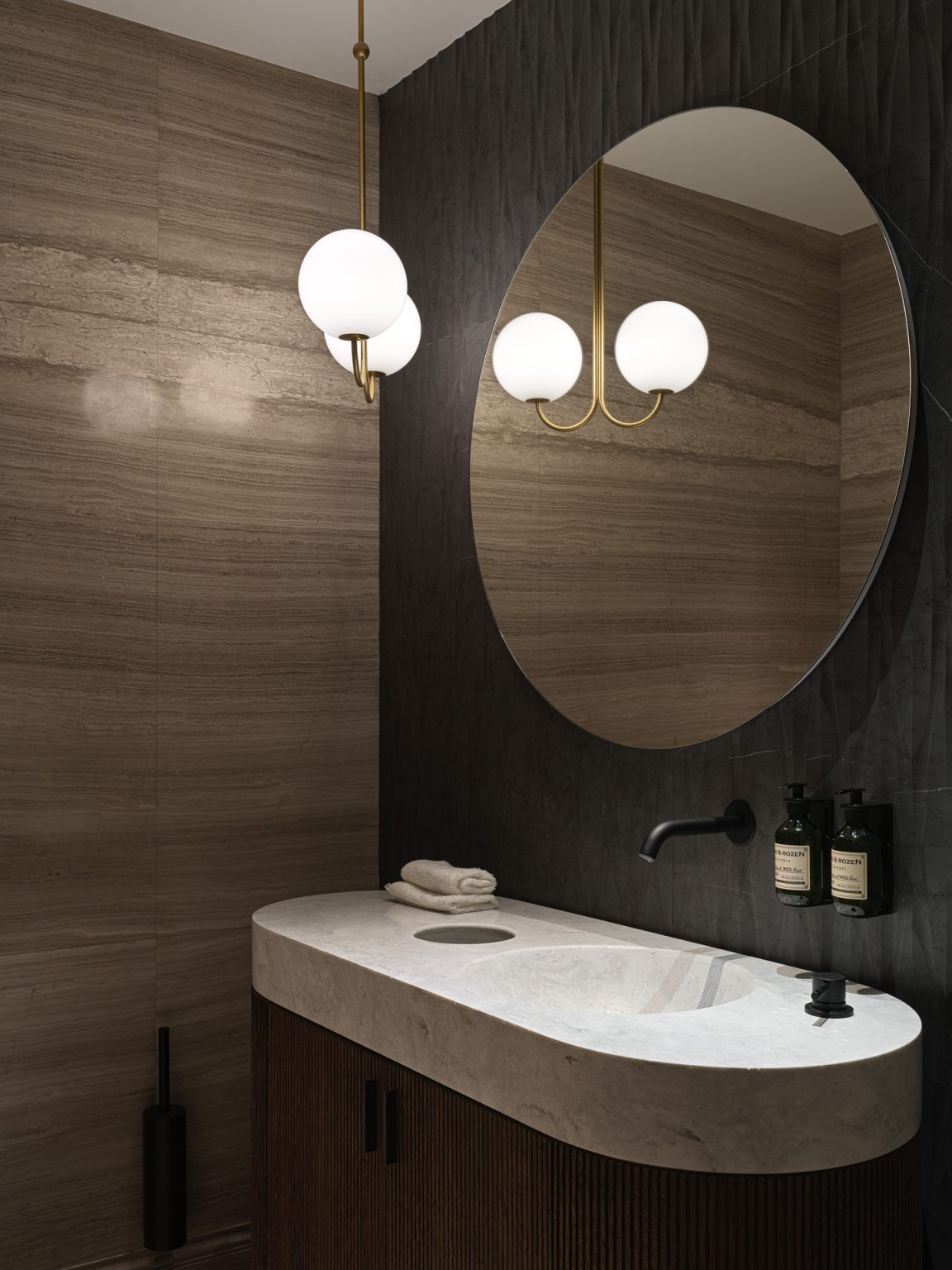 Curated visual reference: Gallery Detail: Special Style Apartment On Kotelnicheskaya Embankment Moscow 2024