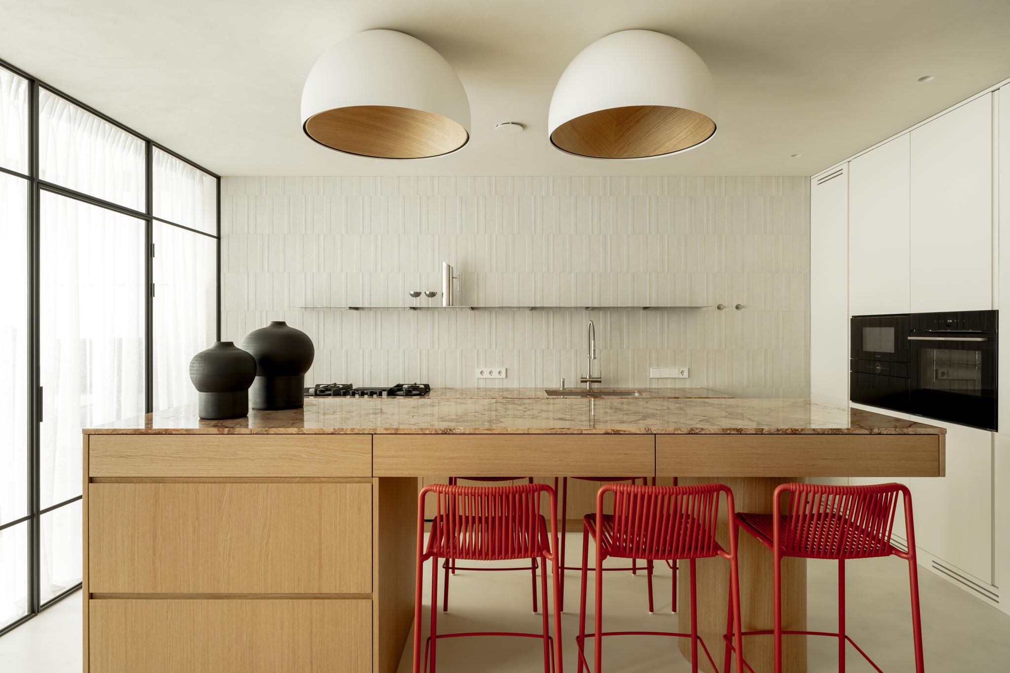 Back Home Apartment By Yaro Bureau